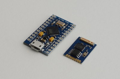 Comparación entre un módulo ESP8266 básico y una placa de desarrollo Arduino de pequeño formato