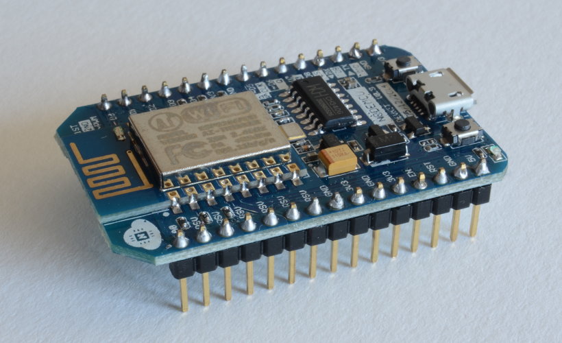 Placa de desarrollo NodeMCU basada en el SoC 8266