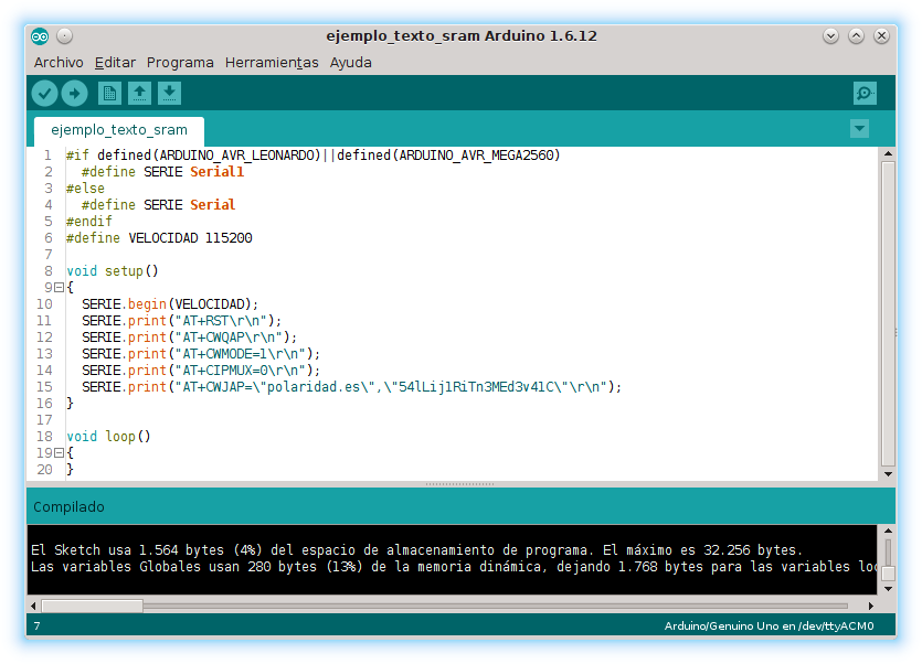 ejemplo de código Arduino que usa texto almacenado en la memoria de programa (flash)