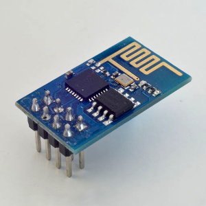 Módulo WiFi ESP8266 utilizado para sincronización horaria con Arduino